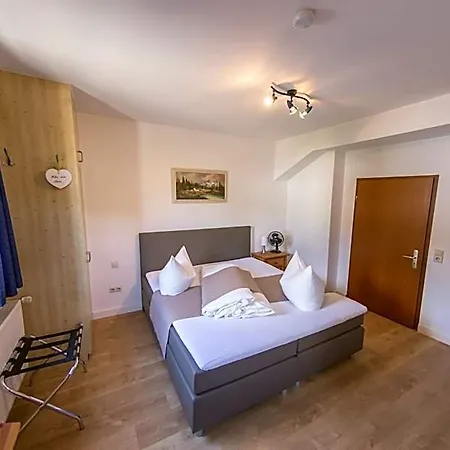 Wohlfuehlhotel Zur Graesselmuehle Мини-отель 3*